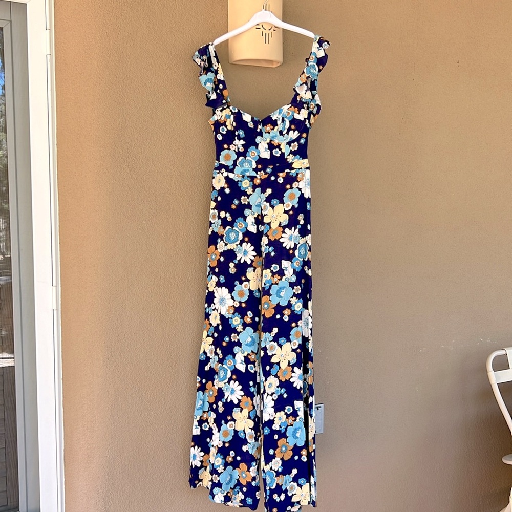 Adorable For Love & Lemons Blue Floral Body Suit